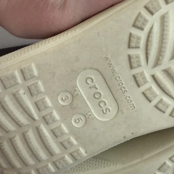 CROCS Cream Sandals - Picture 8 of 8